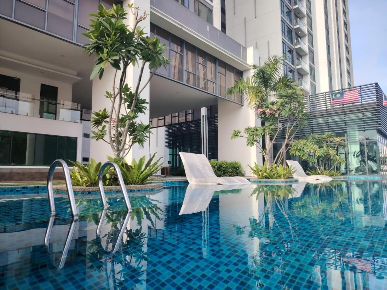 Greenfield Residence With Amazing Pool View And High-Speed Wi-Fi Petaling Jaya Exterior foto