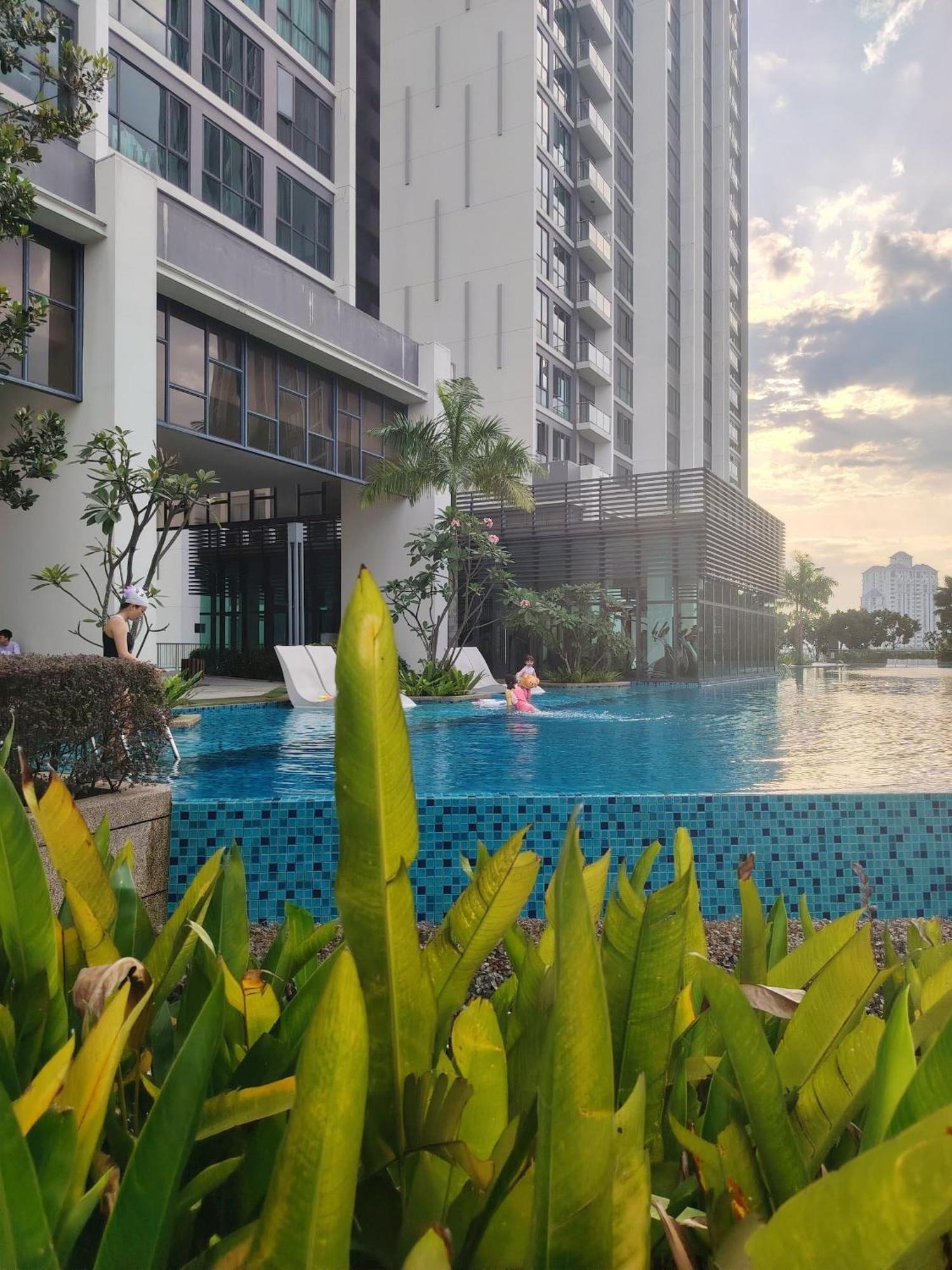 Greenfield Residence With Amazing Pool View And High-Speed Wi-Fi Petaling Jaya Exterior foto